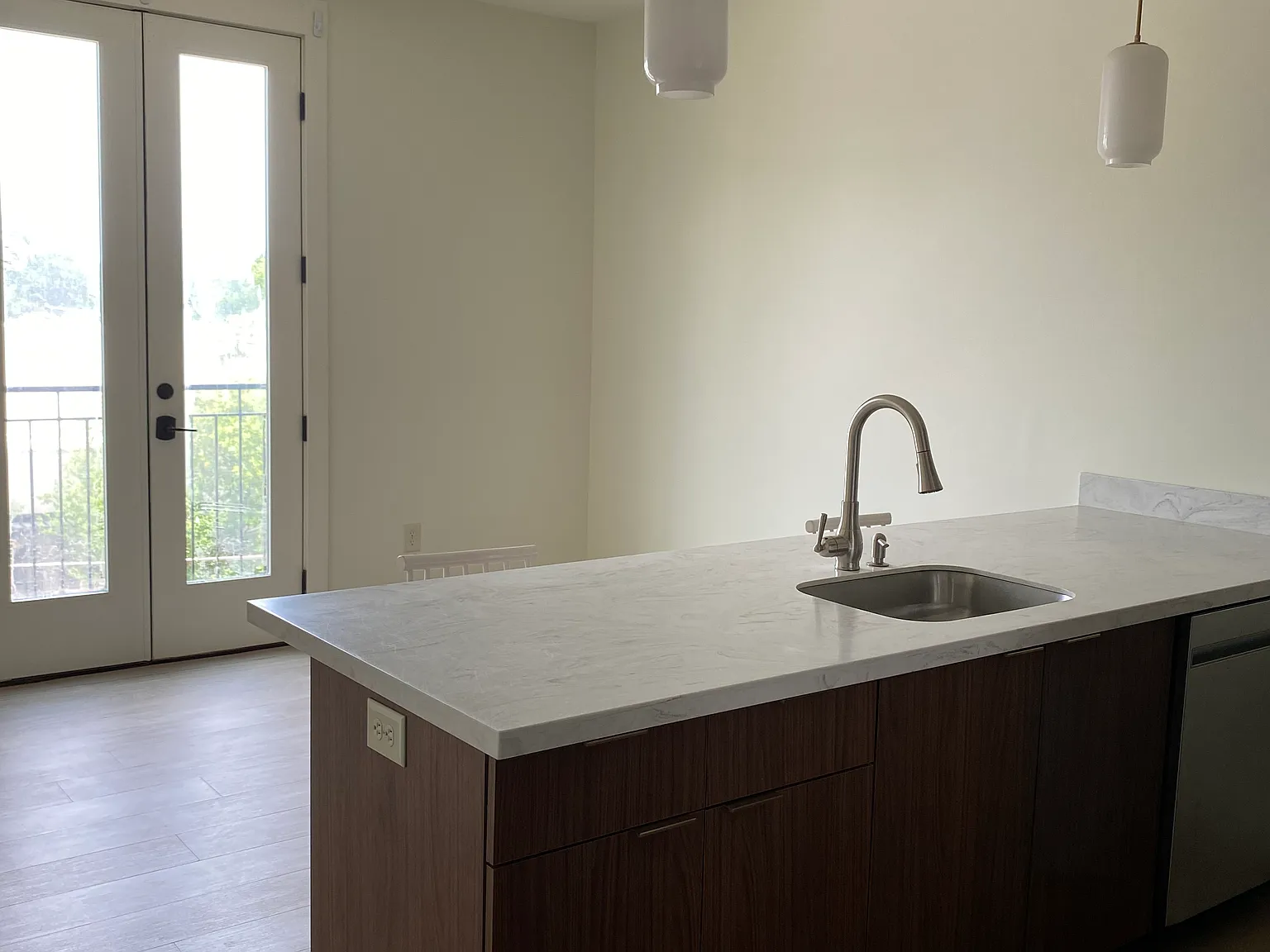 1 bed, $1,600 — Photo 2