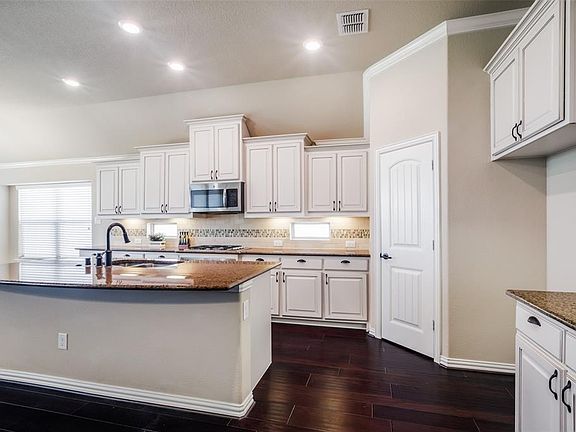5th image of 9612 Corinth Ln