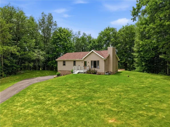 2956 Acre Rd, New Castle, PA 16101