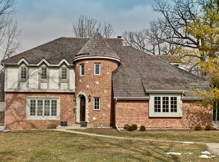 326 Camelot Ln, Libertyville, IL