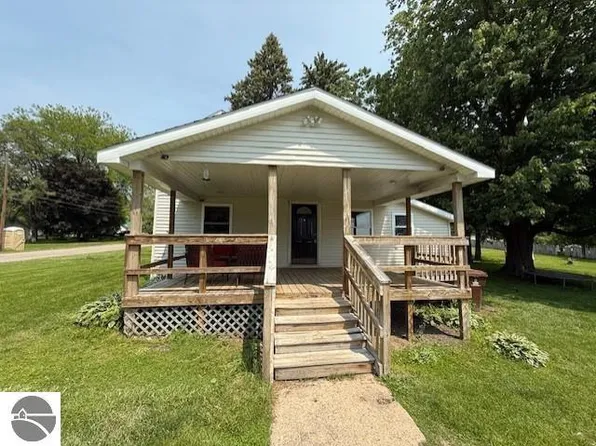 522 Teman St, Saint Louis, MI 48880