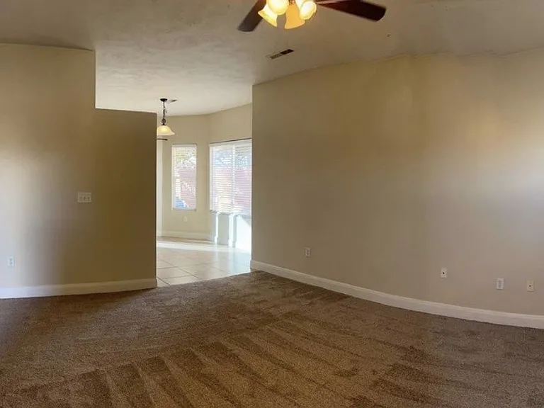 1058 S Red River Rd — Photo 8