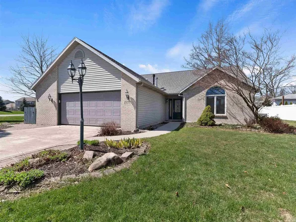 4173 Shoreline Blvd, New Haven, IN 46774