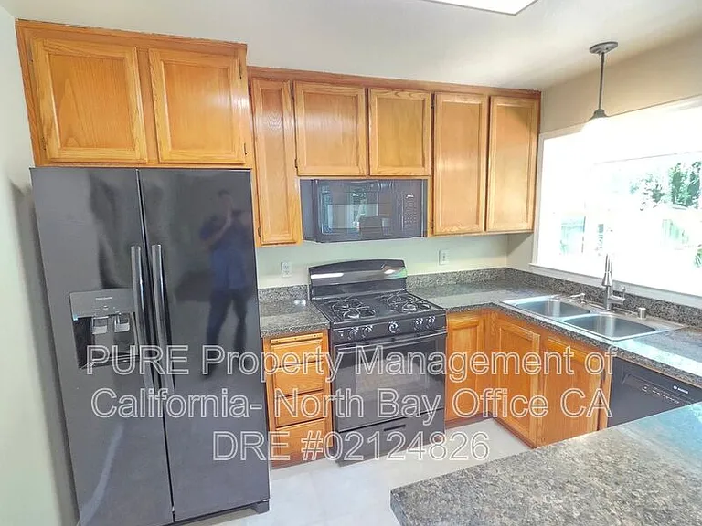 1310 Megan Pl — Photo 6