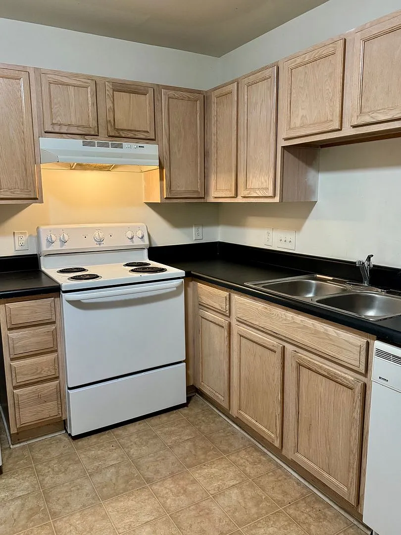 41 Red Ln. - For Rent — Photo 4