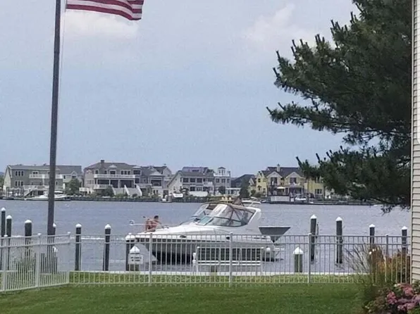 107 Wharfside Dr, Monmouth Beach, NJ 07750