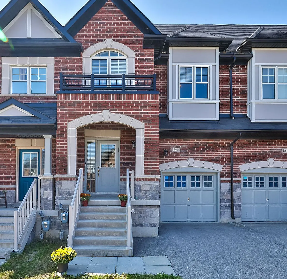 4 bed, $2,850 — Photo 2