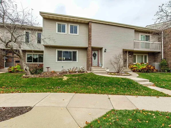 140 Grand Canyon Dr, Madison, WI 53705