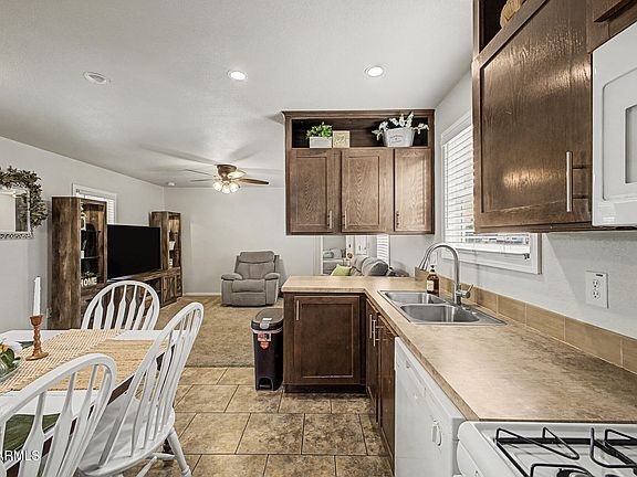 5th image of 4400 W MISSOURI Avenue #202