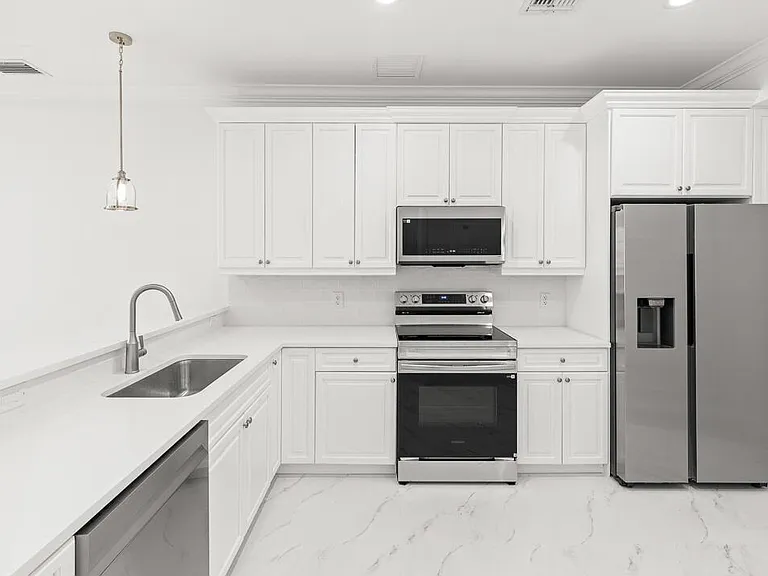 47 SW Osceola St #206 — Photo 7