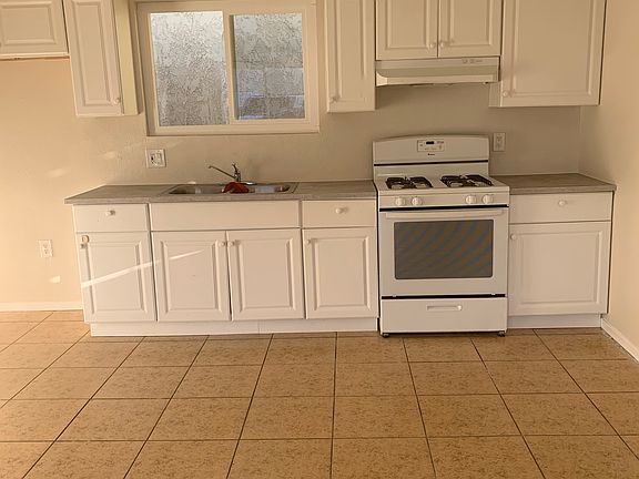 5th image of 269 Brown St #C