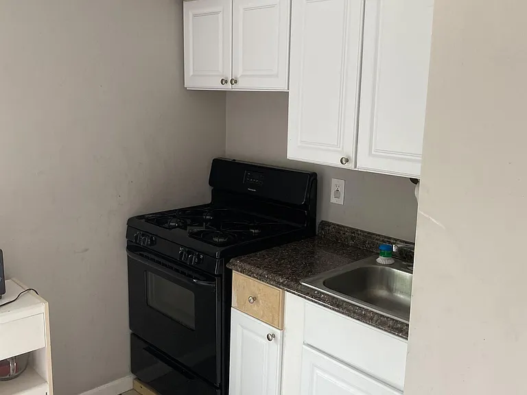 311 Bay Ave #16A — Photo 9