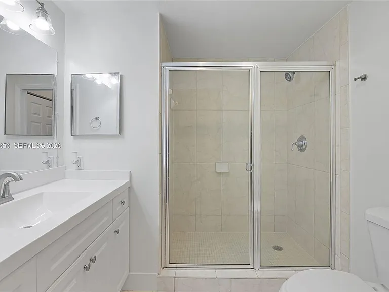 6831 SW 44th St #205 — Photo 19
