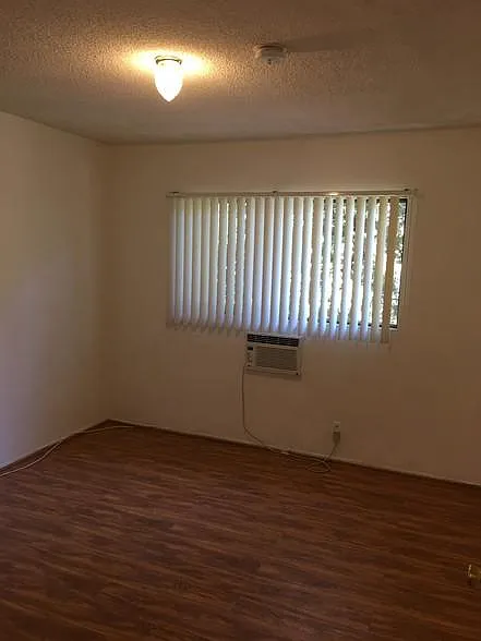 6439 Shirley Ave — Photo 3