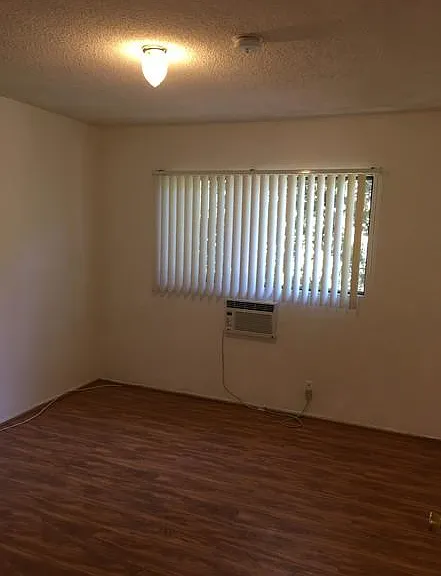 6439 Shirley Ave — Photo 3