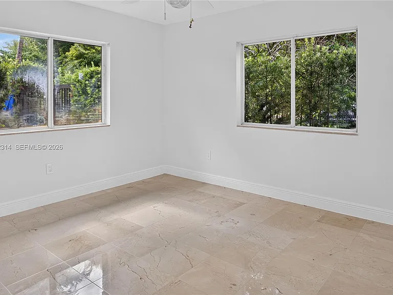 10425 SW 62nd St — Photo 19