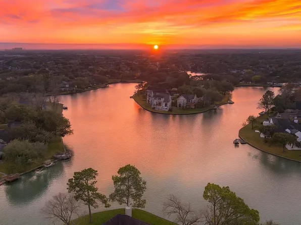 802 San Marino St, Sugar Land, TX 77478