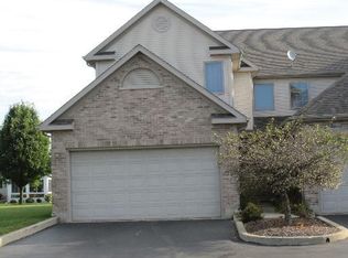 16 Meadow Trl W, Dekalb, IL 60115