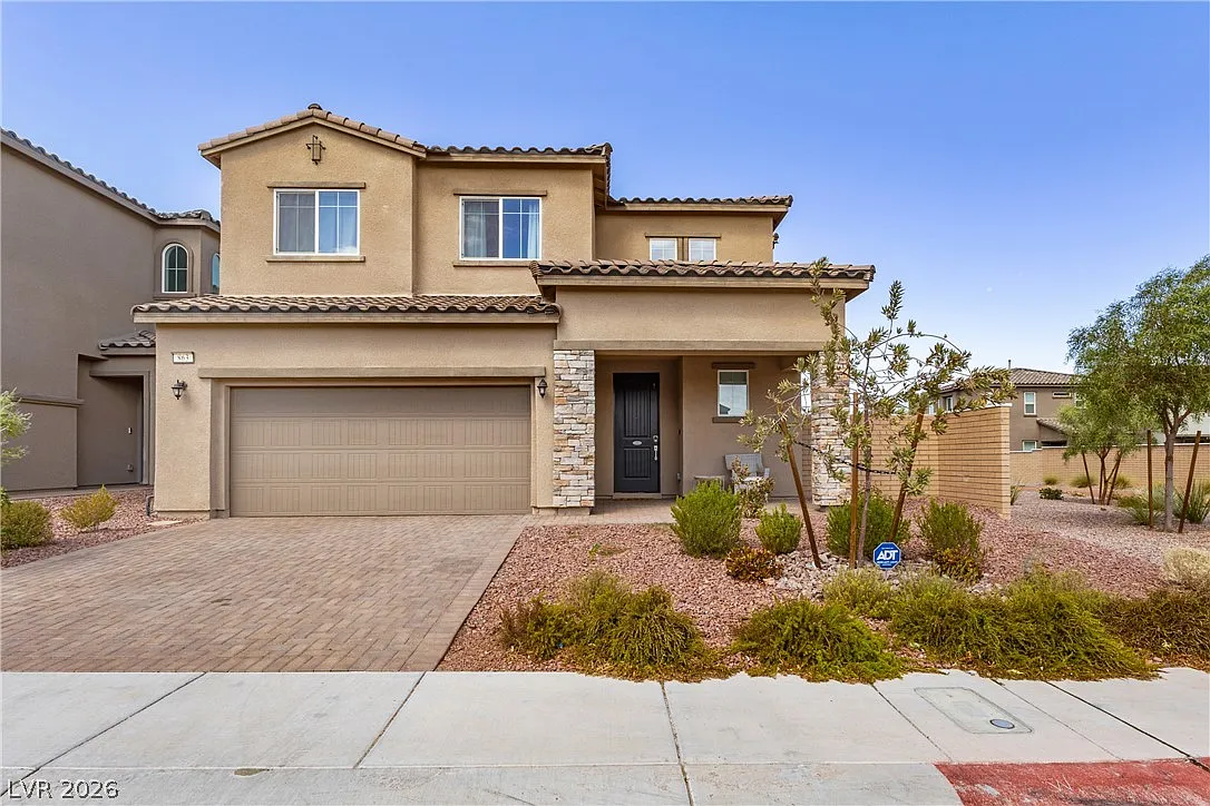 3 bed, 2.5 bath, 1942 sqft, $2,350 — Photo 1