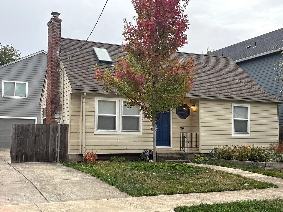 4728 SE 35th Ave