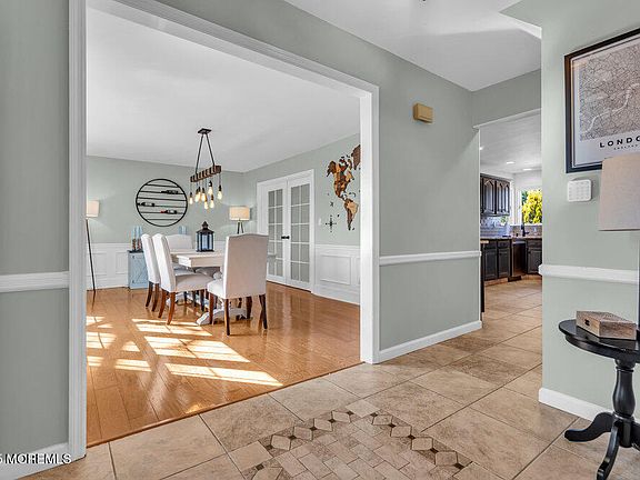 3rd image of 1040 Evelyn Drive