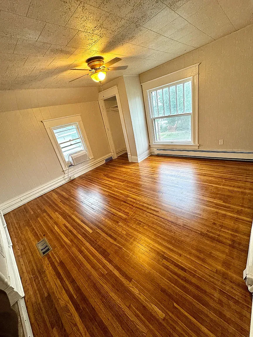 1 bed, 700 sqft, $1,050 — Photo 4
