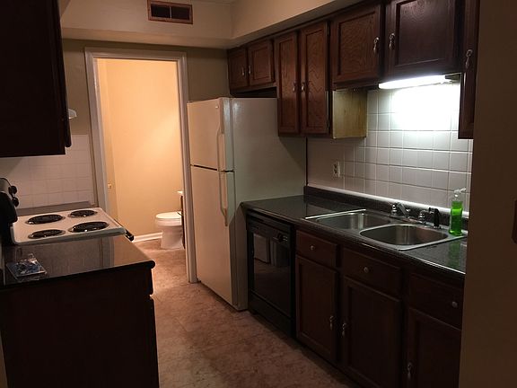 4th image of 1615 Highland Way #1