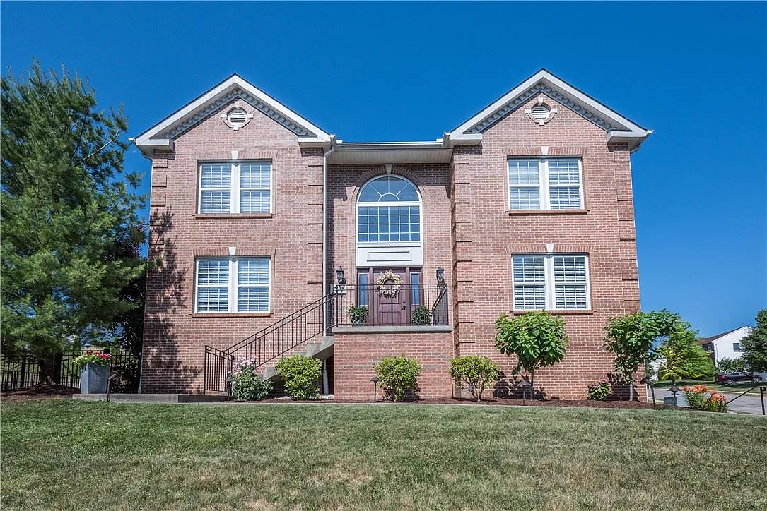 200 Redfield Dr photo 1