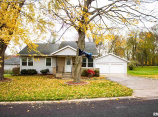 207 W Sunny Ln, Eureka, IL