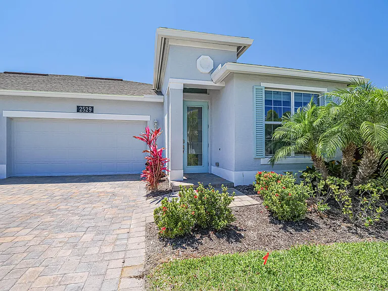 2529 Bella Vista Cir — Photo 32