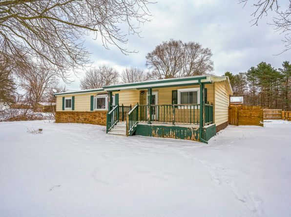 8054 N Gale Rd, Otisville, MI 48463