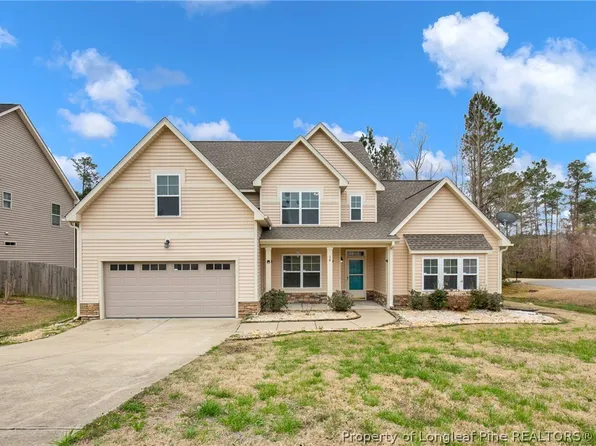 16 Shelby St, Spring Lake, NC 28390