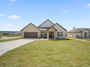 169 Pine Valley Dr, La Vernia, TX 78121