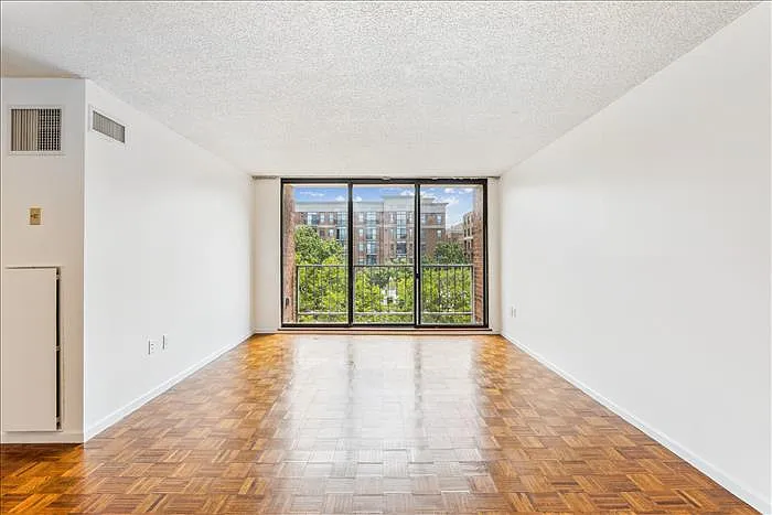 2555 Pennsylvania Ave NW #816 — Photo 2