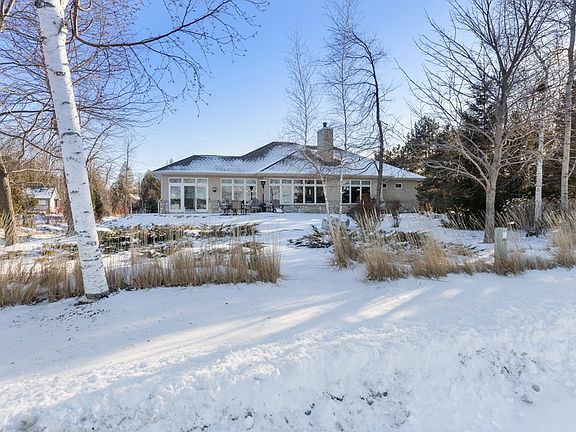 5th image of 818 S Ridgeway Dr