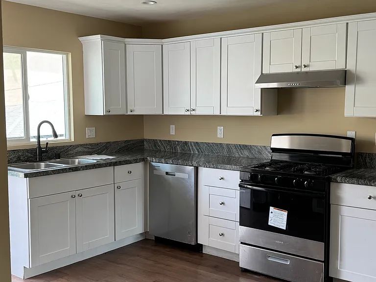 13625 Yukon Ave #B — Photo 1