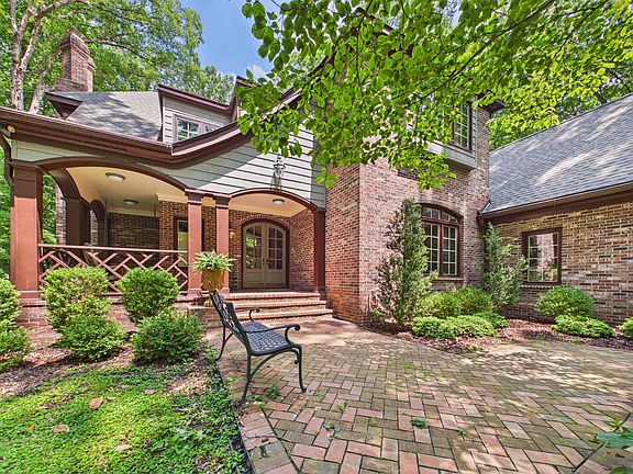4th image of 705 Somerset Pl