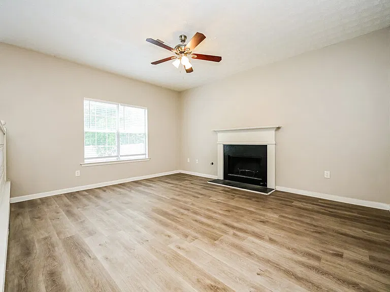 409 Grove Park Dr — Photo 8