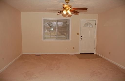 5th image of 41 Robinhood Dr