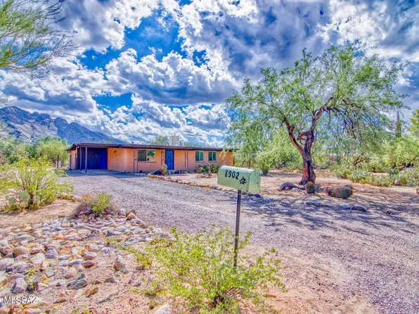 8902 N Marathon Dr, Tucson, AZ 85704