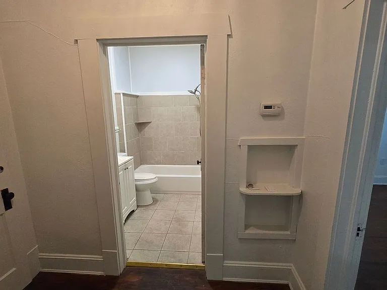 901 Montgomery Ave — Photo 18