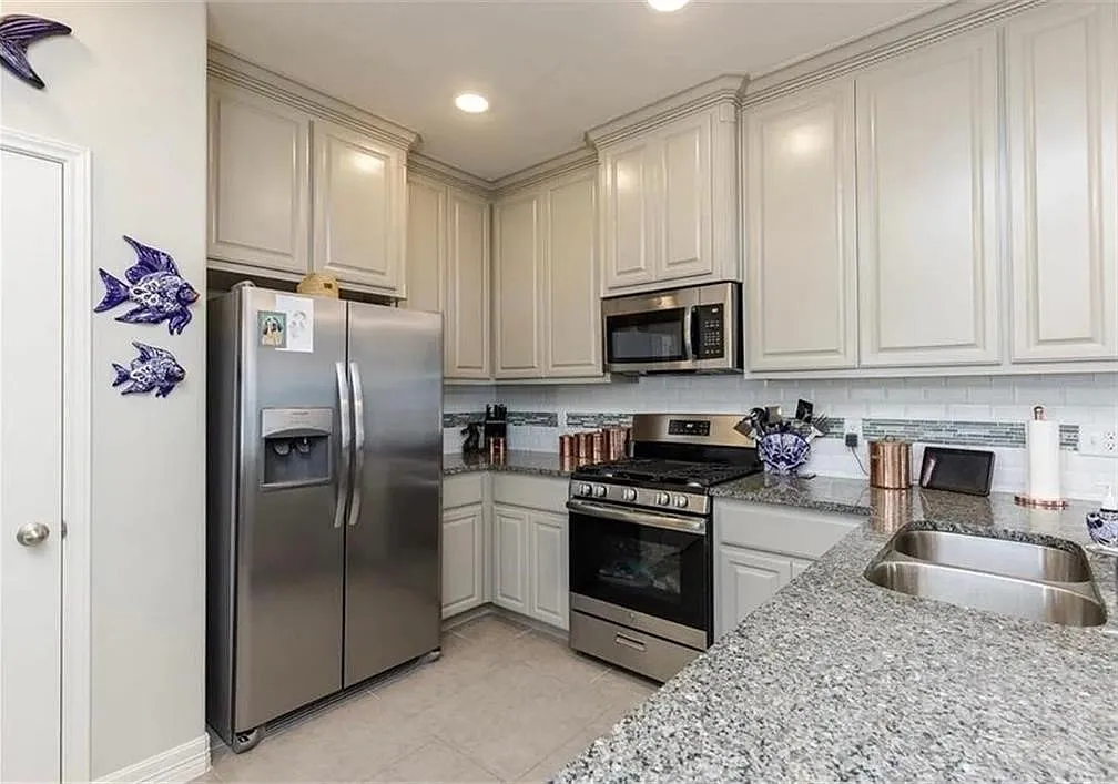 3 bed, 2.0 bath, 1535 sqft, $2,250 — Photo 4