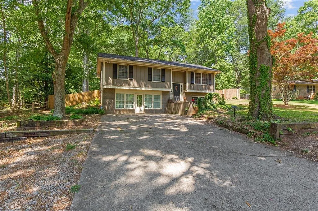 35 Belmont St photo 1