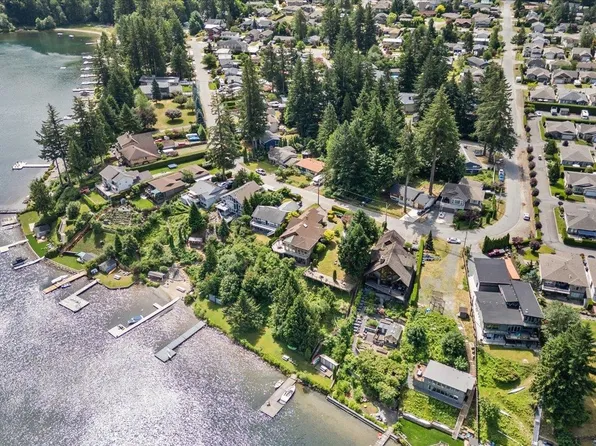 21313 Lakeview Cres, Hope, BC V0X 1L1