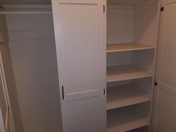 5th image of 10827 Rose Ave #205