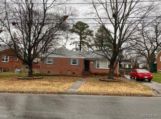 612 Fairlie Rd, Colonial Heights, VA 23834