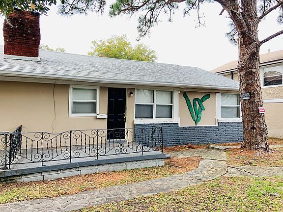3rd image of 663 23rd Ave S