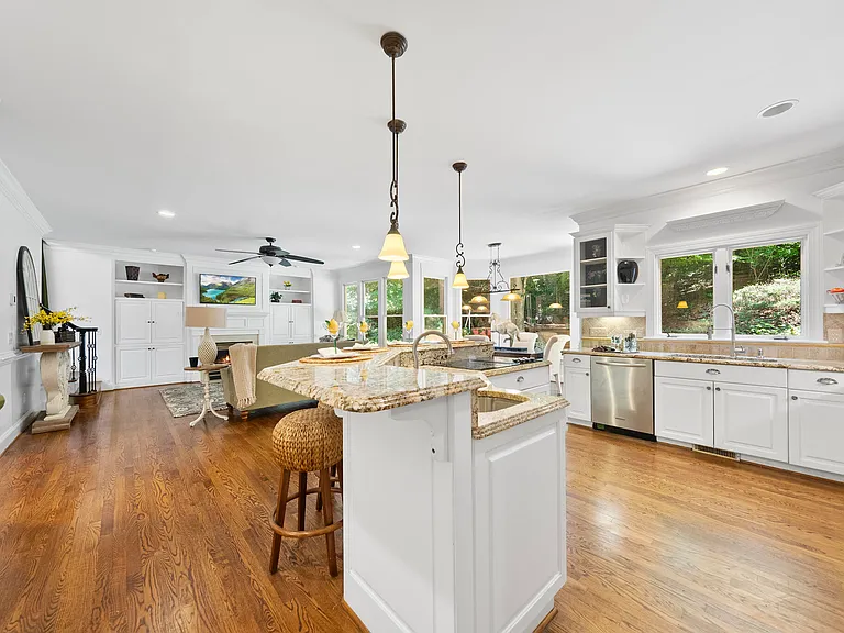 106 Birkhaven Dr — Photo 6