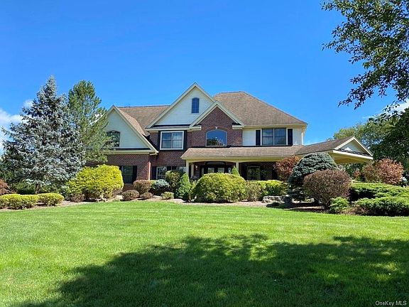 4th image of 104 Alexander Dr