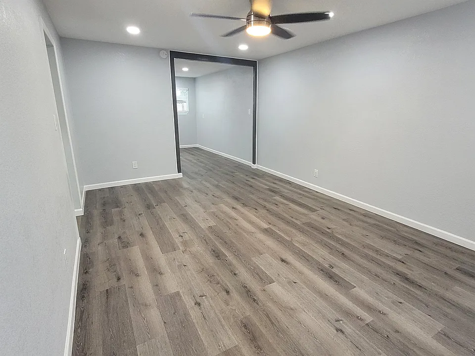 Spacious living room